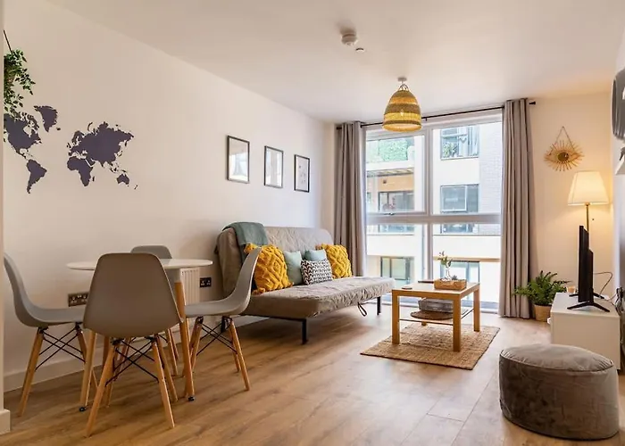 Natural Light City Center Pad