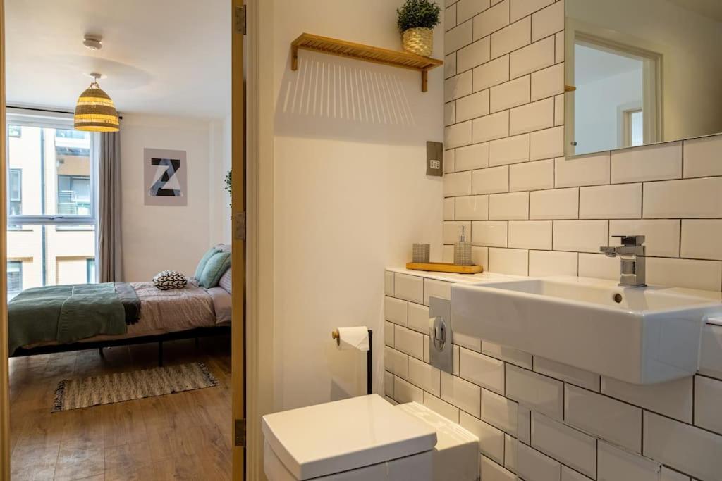 Natural Light Center Pad Apartment