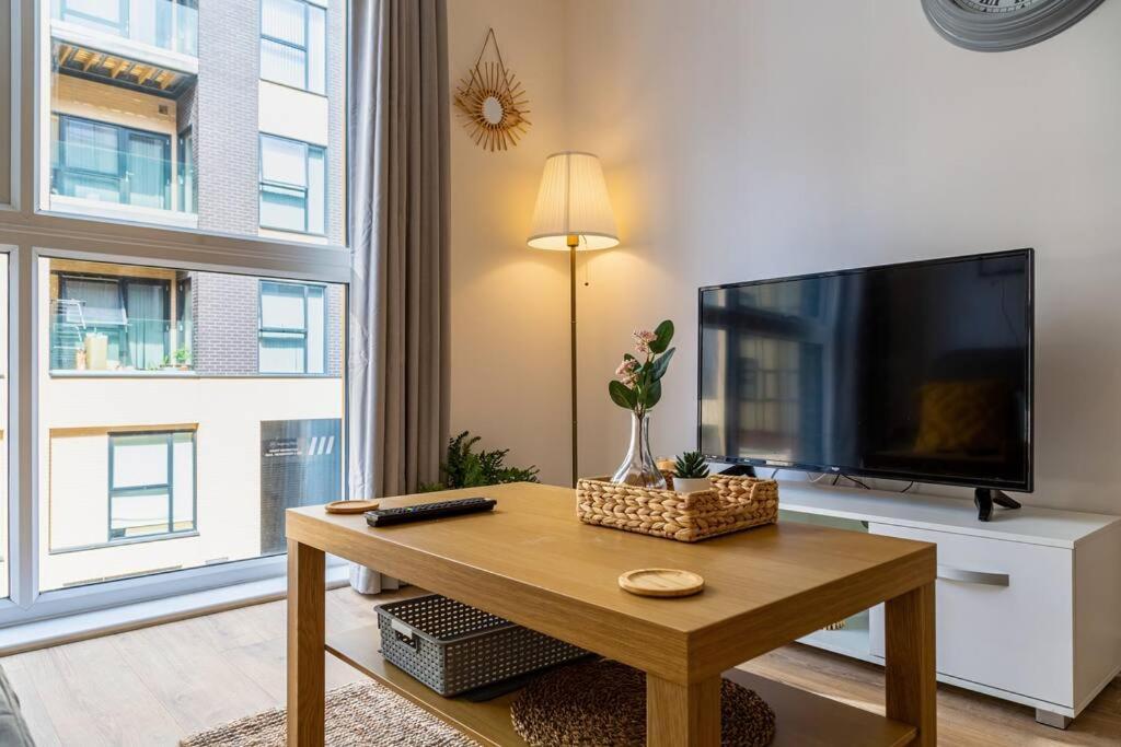 Apartment Natural Light Center Pad Birmingham